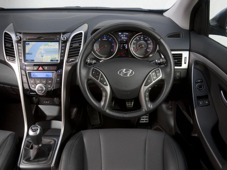  Hyundai i30 3-Door 2013 года  (UK) (фото 11 из 16)